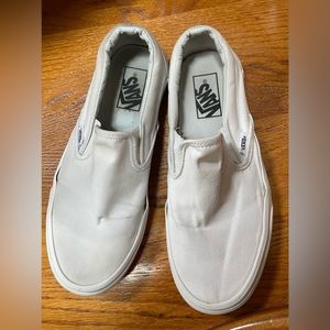 VANS Women’s Asher slip on size 9 white EUC